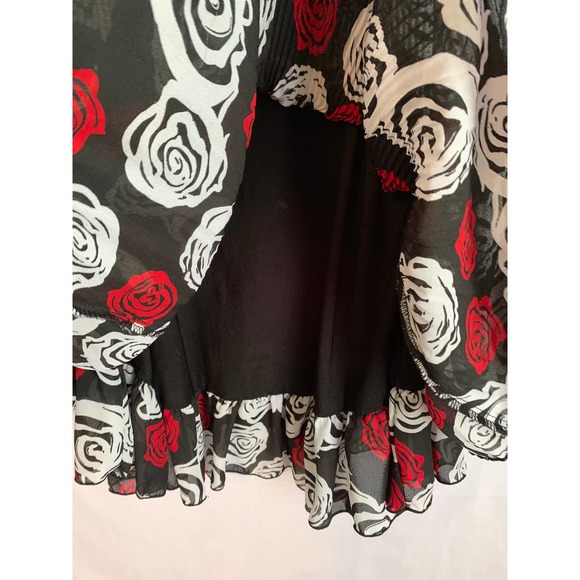 Signature Larry Levine Large Black/Red/White Rose Print Stretchy Lined Top - Picture 3 of 6